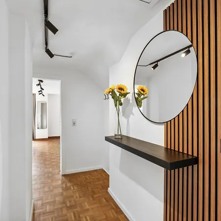 Neu! Design -yellow Octopus- Санкт-Августин