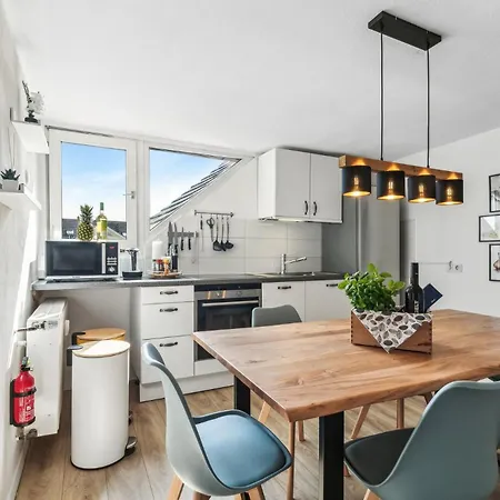 Апартаменты Neu! Design -yellow Octopus- Санкт-Августин