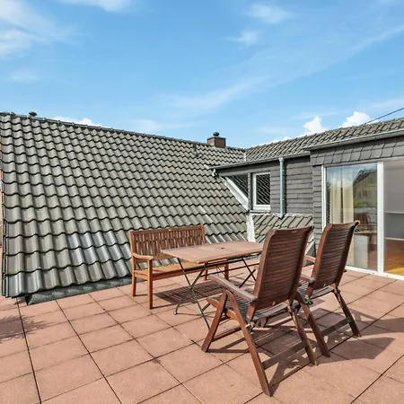 דירה Neu! Design -yellow Octopus- *